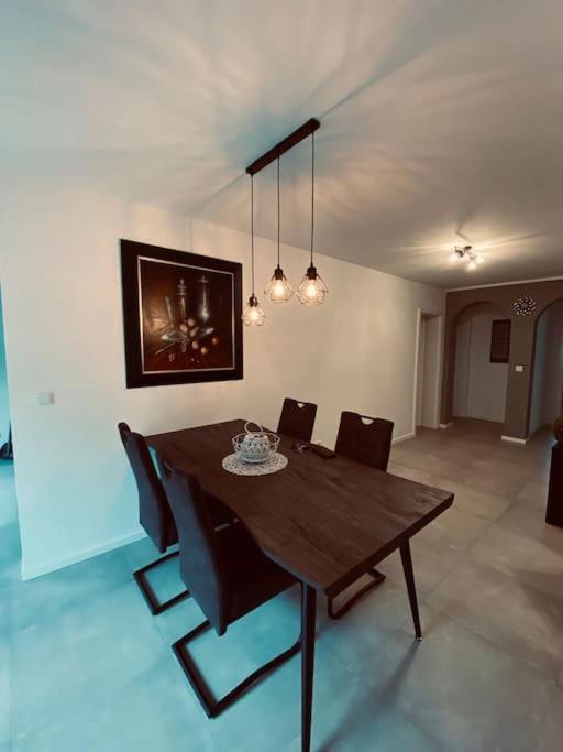 Grosse Moderne Ferienwohnung Auch Als Monteur Unterkunft Nutzbar, In Stolberg - Vicht Экстерьер фото