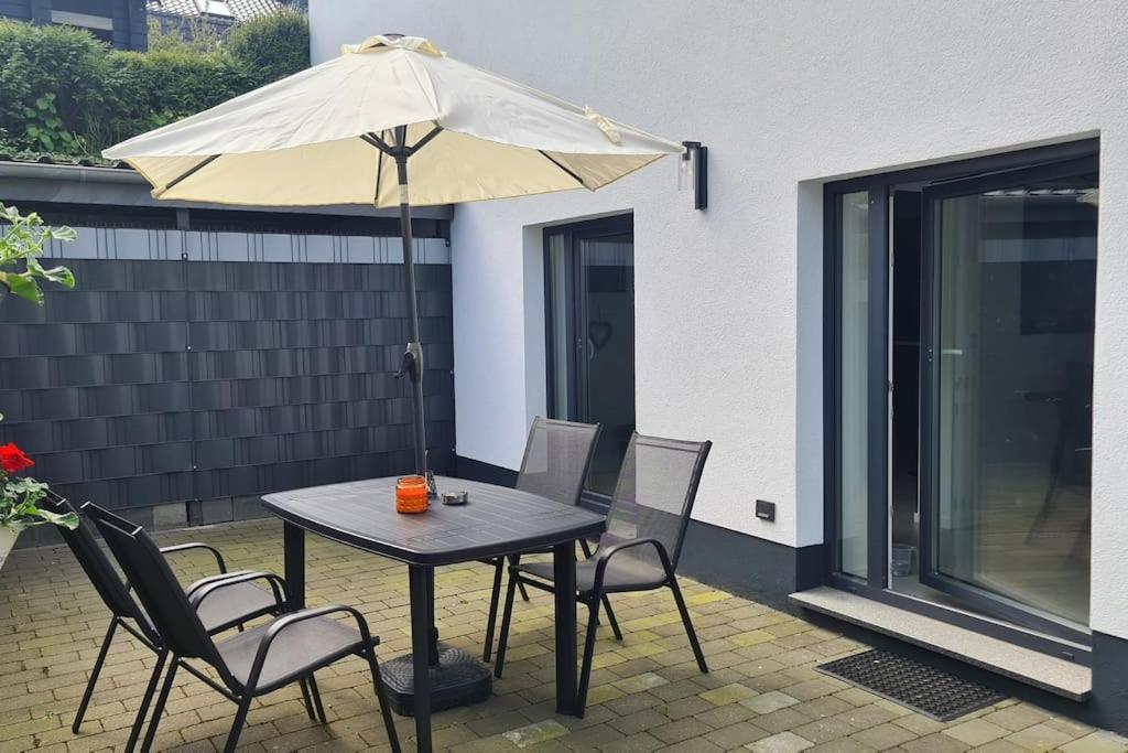 Grosse Moderne Ferienwohnung Auch Als Monteur Unterkunft Nutzbar, In Stolberg - Vicht Экстерьер фото