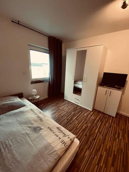 Grosse Moderne Ferienwohnung Auch Als Monteur Unterkunft Nutzbar, In Stolberg - Vicht Экстерьер фото