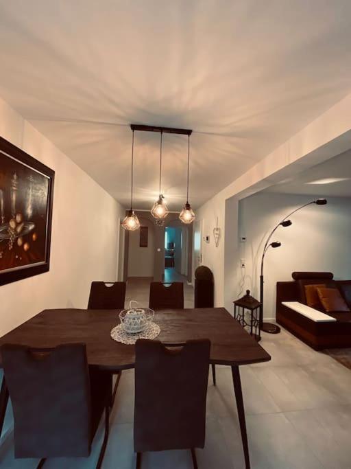 Grosse Moderne Ferienwohnung Auch Als Monteur Unterkunft Nutzbar, In Stolberg - Vicht Экстерьер фото